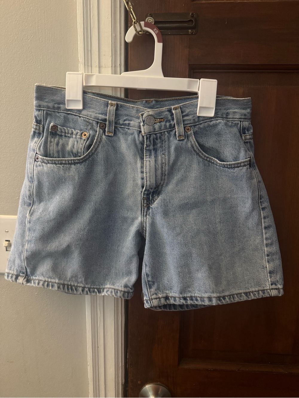 VTG Levi's Light Blue Denim Mom Shorts Size 6